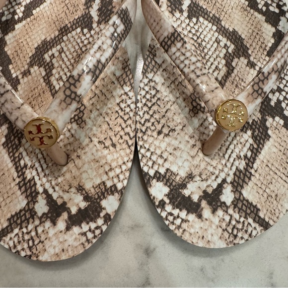 Tory Burch Flip Flop, snake, gold logo. size 9/9.5 - Picture 3 of 4